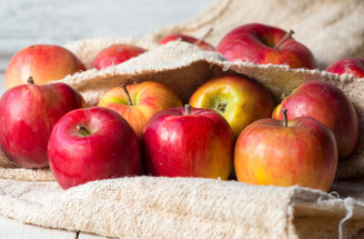 Ako spracovať jablká, ktoré vám ostali v pivnici alebo v komore?