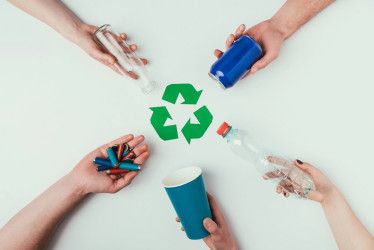 Chyby pri triedení odpadu, ktoré znehodnocujú recykláciu: Čomu sa vyhnúť?