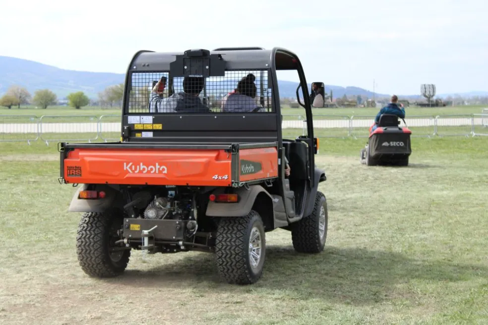 Úžitkové vozidlo Kubota na záhradníckej akcii