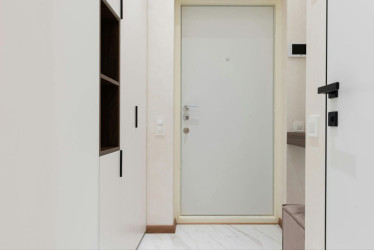 Inštalácia interiérových dverí a zárubní.