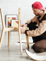 Ako opraviť rozvŕzganý nábytok: Profesionálne riešenia aj babské triky, ktoré fungujú