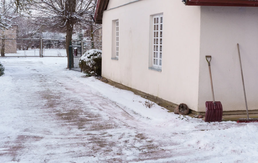 zimná starostlivosť o chodníky