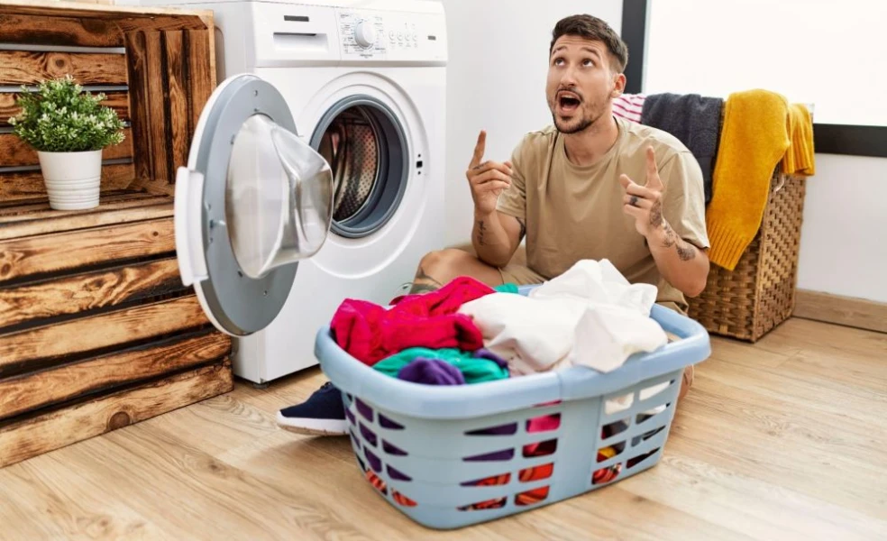 Ako odstrániť škvrny z oblečenia rýchlo a účinne