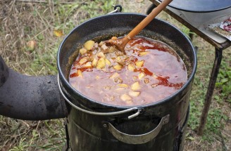 Ako vybrať gulášový kotlík: Na čom nešetriť a za čo neutrácať?